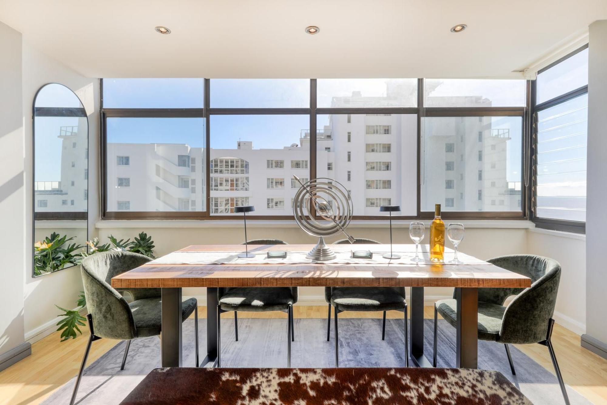 Backup-Powered Bantry Bay View 2 Bed Apartment Kaapstad Buitenkant foto