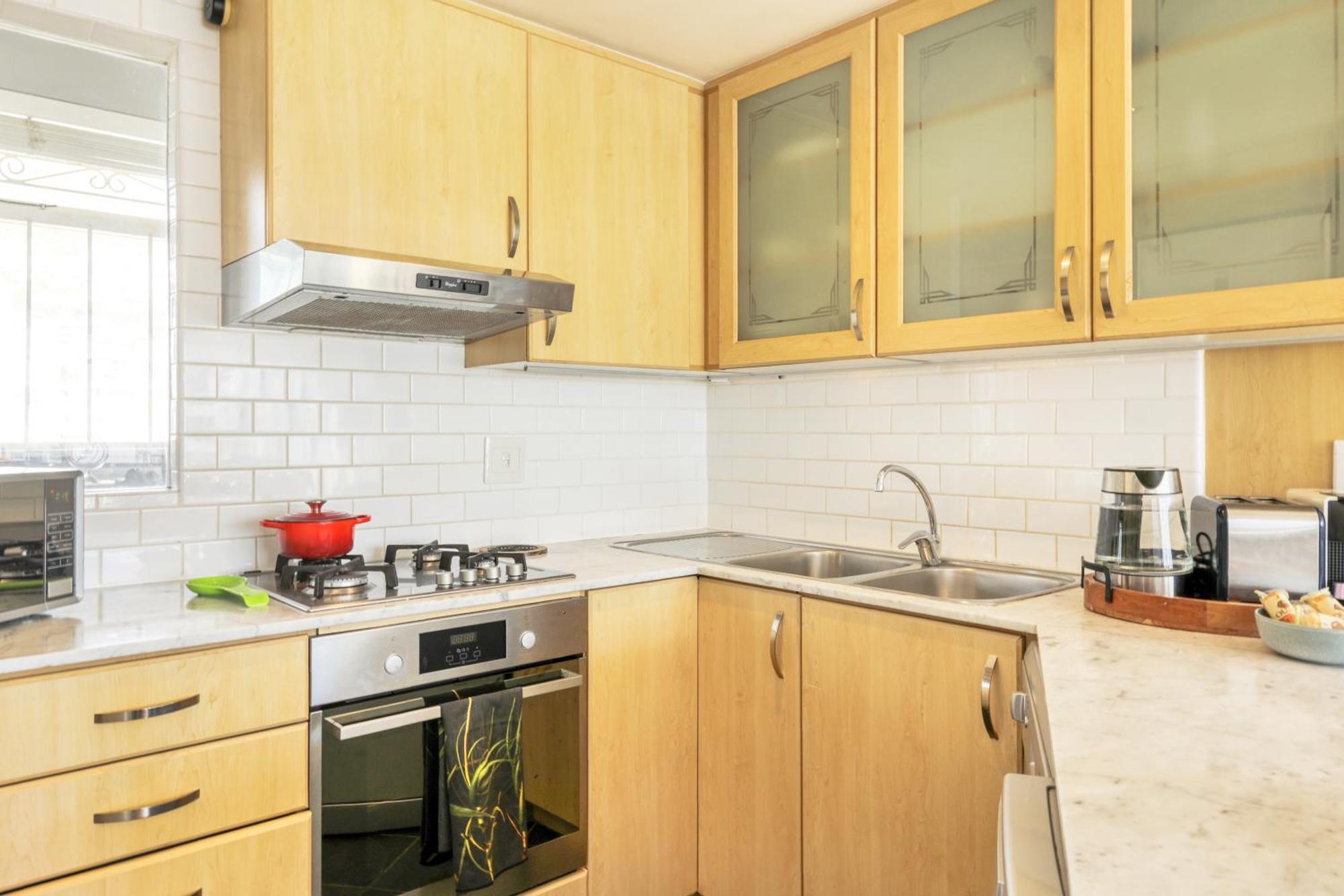 Backup-Powered Bantry Bay View 2 Bed Apartment Kaapstad Buitenkant foto