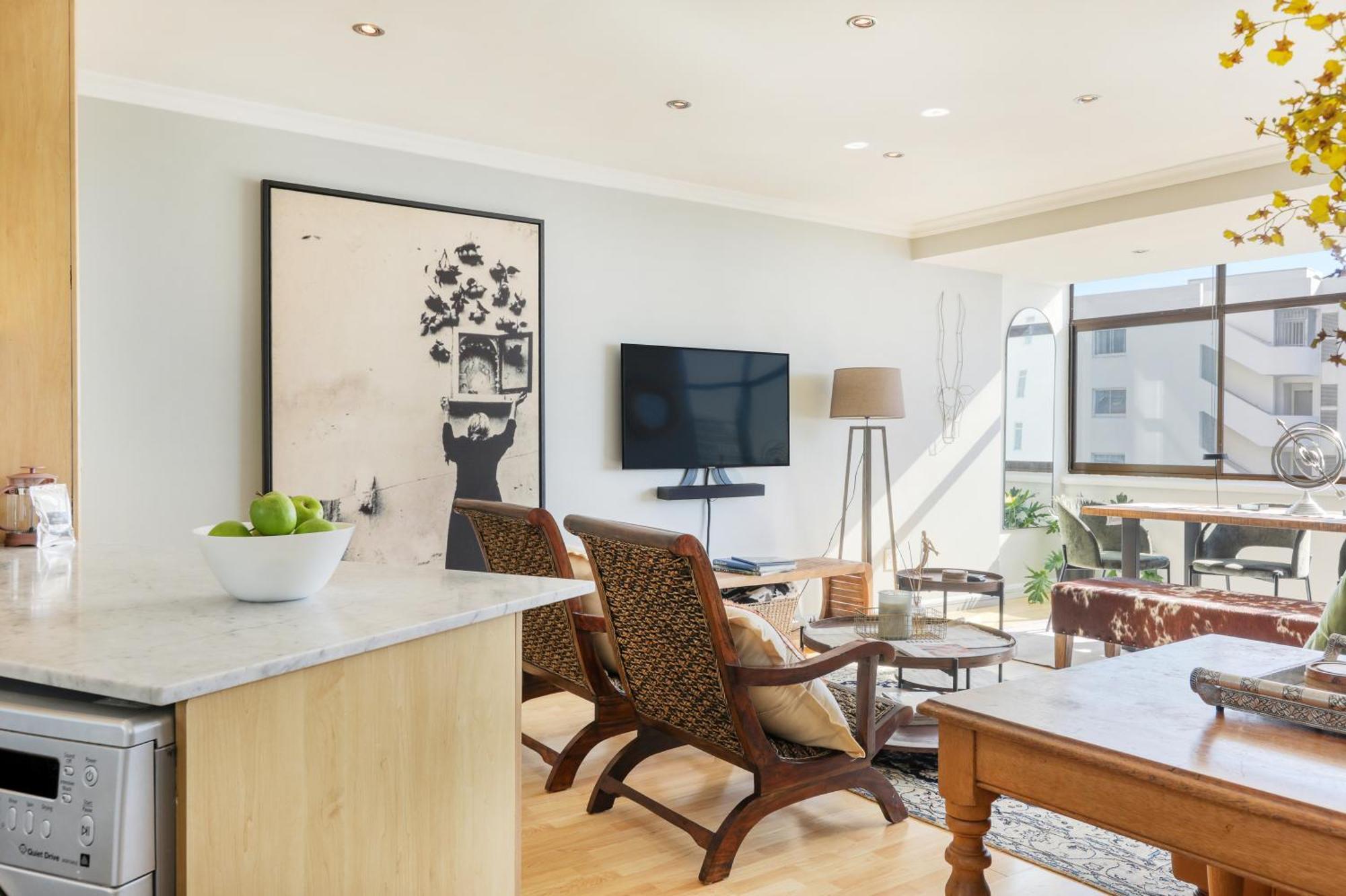Backup-Powered Bantry Bay View 2 Bed Apartment Kaapstad Buitenkant foto