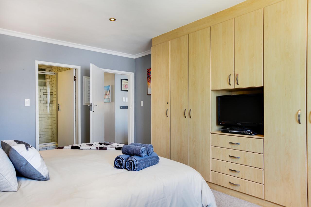 Backup-Powered Bantry Bay View 2 Bed Apartment Kaapstad Buitenkant foto