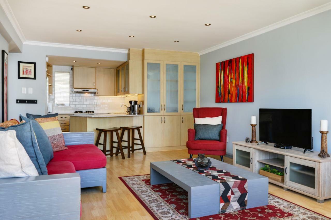 Backup-Powered Bantry Bay View 2 Bed Apartment Kaapstad Buitenkant foto
