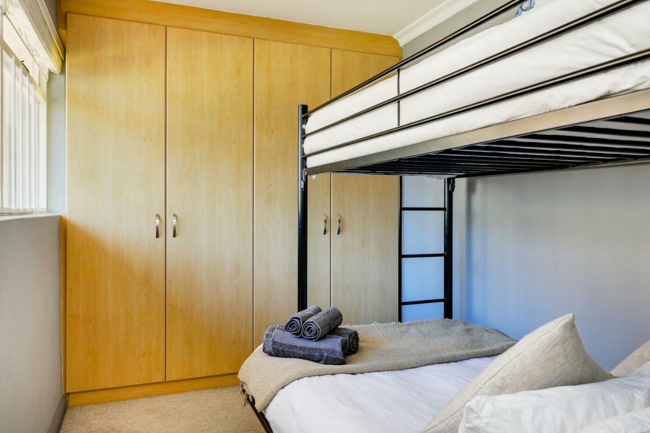 Backup-Powered Bantry Bay View 2 Bed Apartment Kaapstad Buitenkant foto