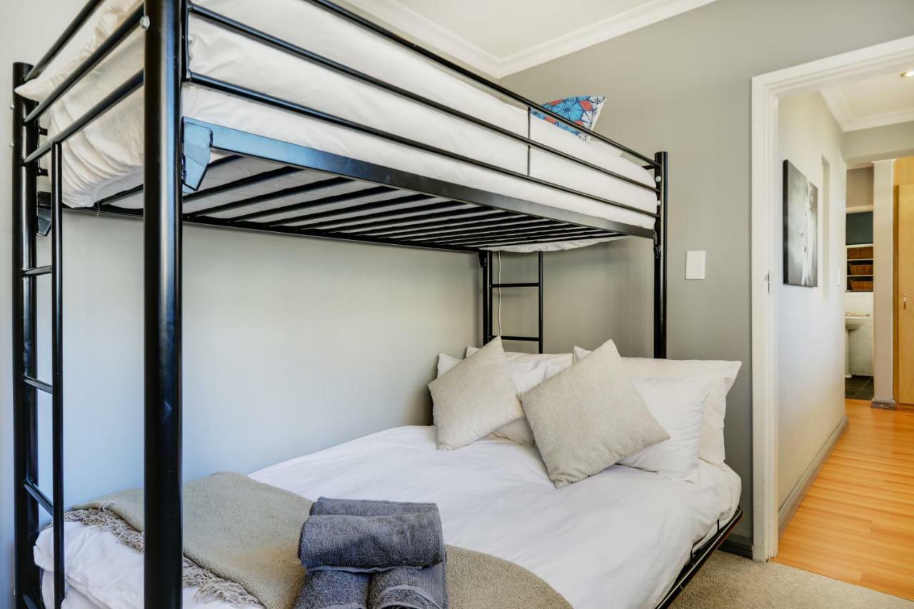 Backup-Powered Bantry Bay View 2 Bed Apartment Kaapstad Buitenkant foto